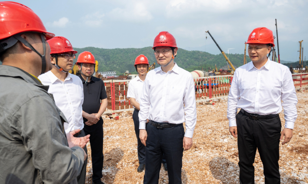 扎实抓项目 全力促发展